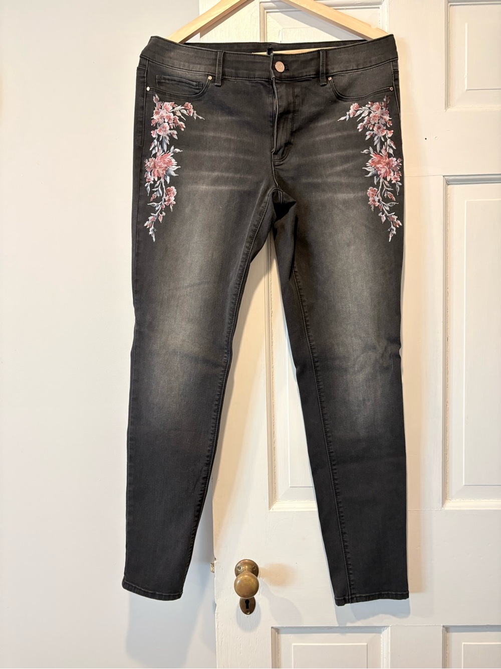 White House Black Market Black Skinny Jeans with Pink Floral Embroidery